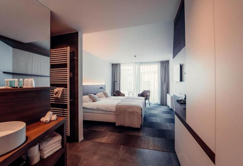 غرفة قياسية, Casino