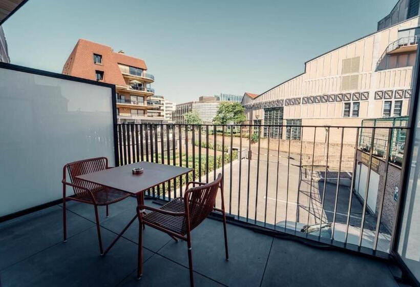 غرفة قياسية, Casino