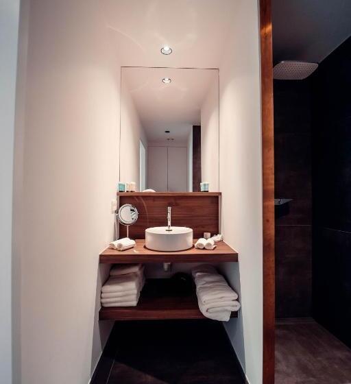 Family Suite, Casino