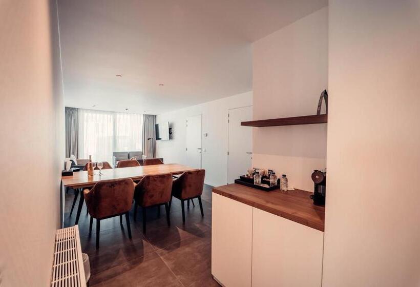 Family Suite, Casino