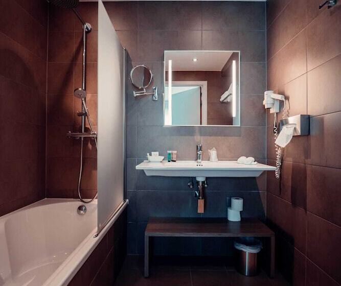 غرفة دور أخير, Casino