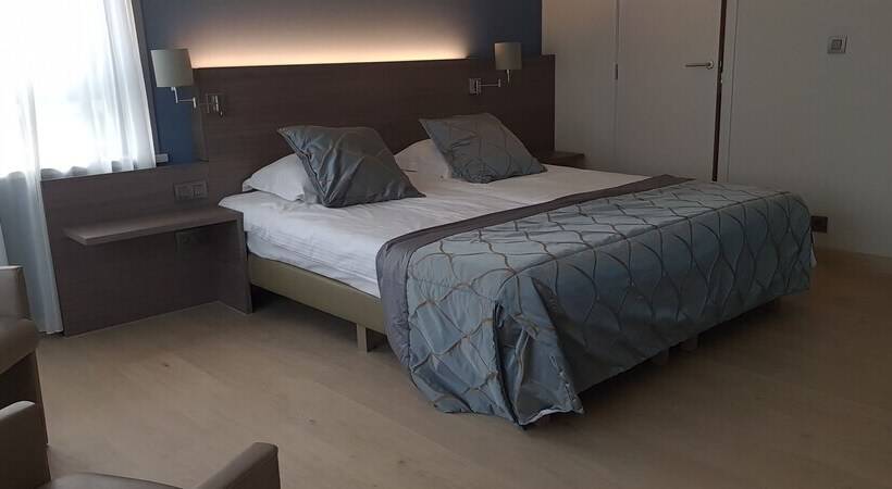 غرفة قياسية, Casino