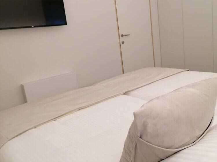 جناح عائلي, Casino