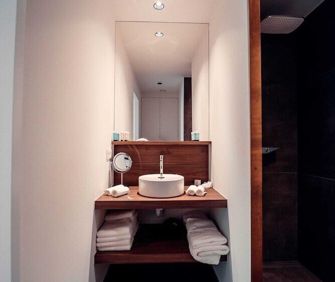 סוויטה משפחתית, Casino