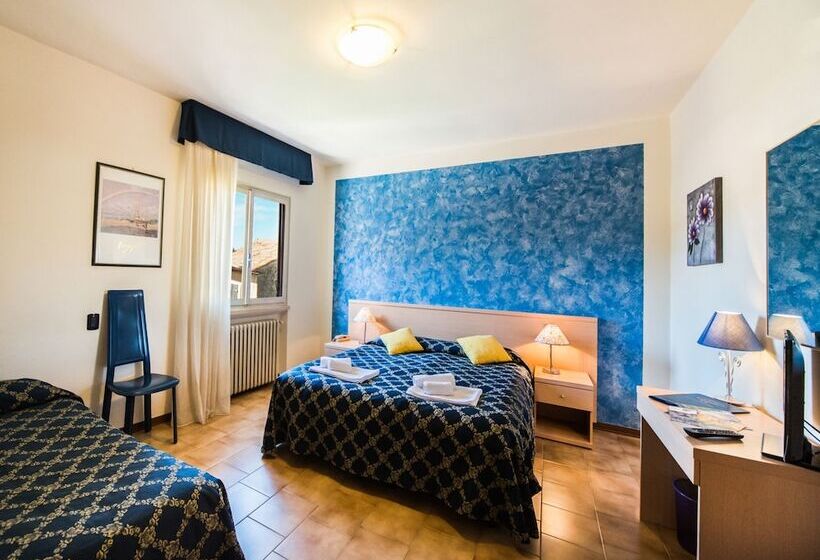 スタンダードトリプルルーム, Albergo Centrale