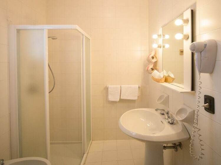 Номер Стандарт Трехместный, Albergo Centrale