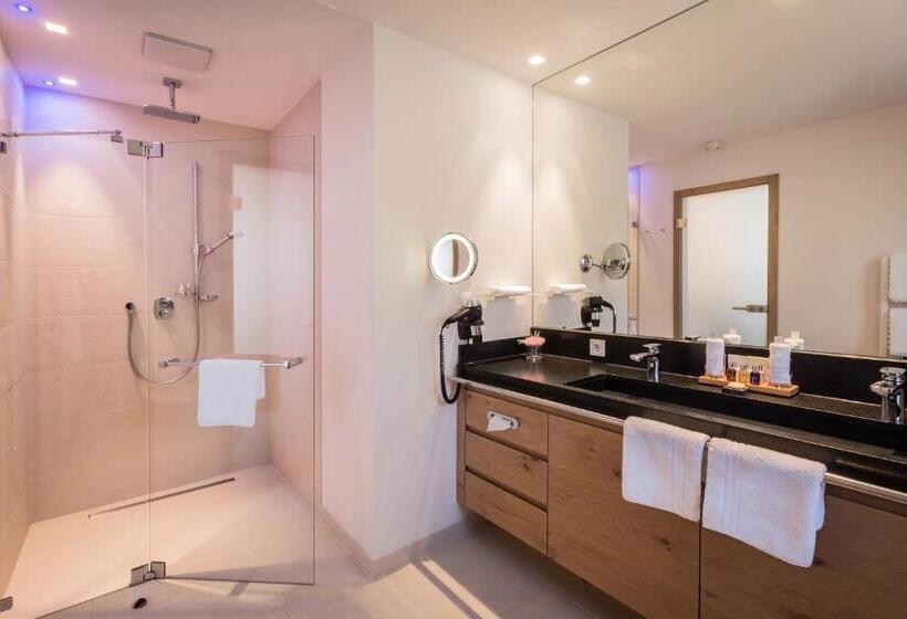 Номер Стандарт, Exquisit