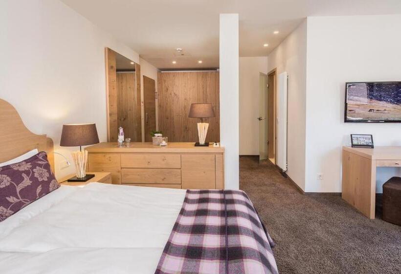 Номер Стандарт, Exquisit