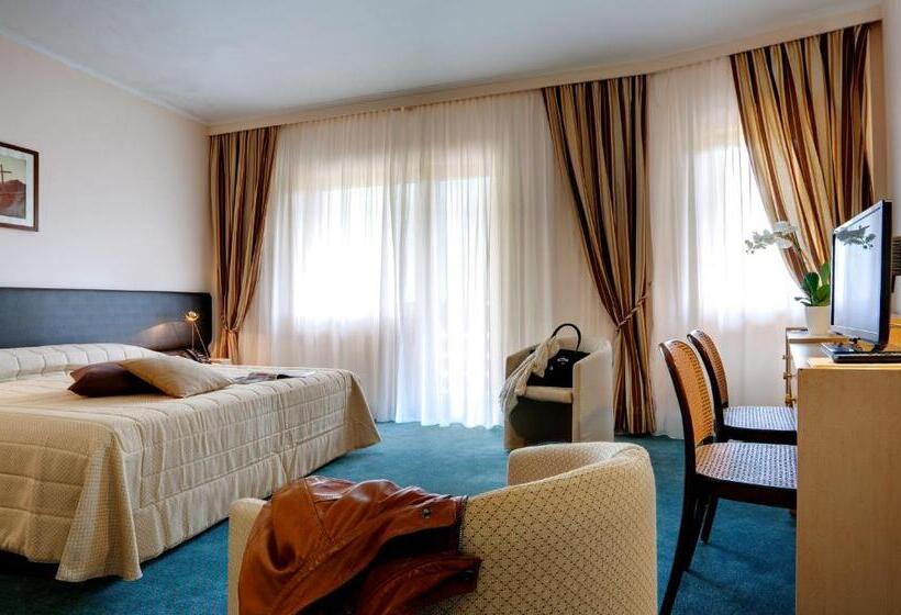 اتاق سوپریور سه تخته, Grand Hotel Presolana