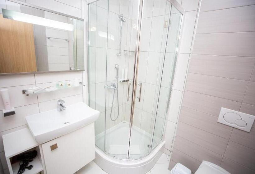 اتاق استاندارد, Herceg