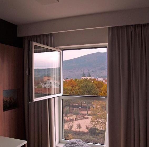 اتاق استاندارد, Herceg