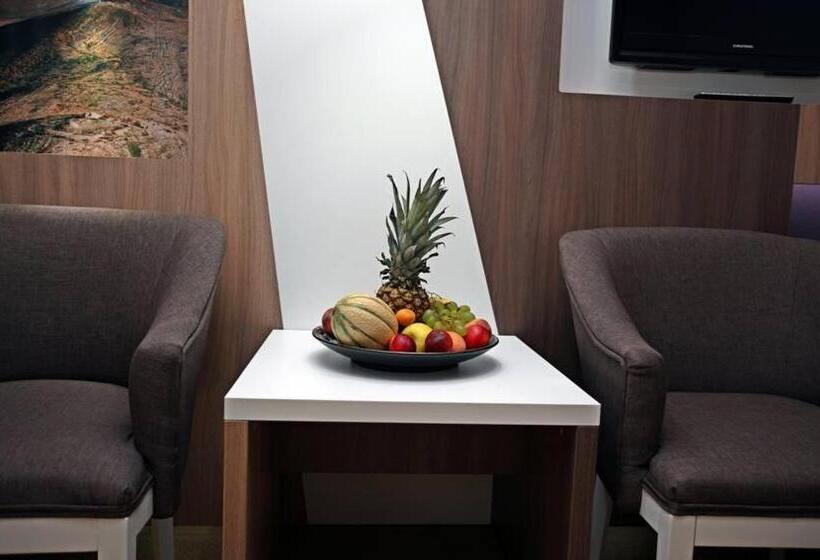 اتاق سوپریور, Herceg