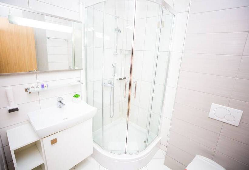 اتاق سوپریور, Herceg