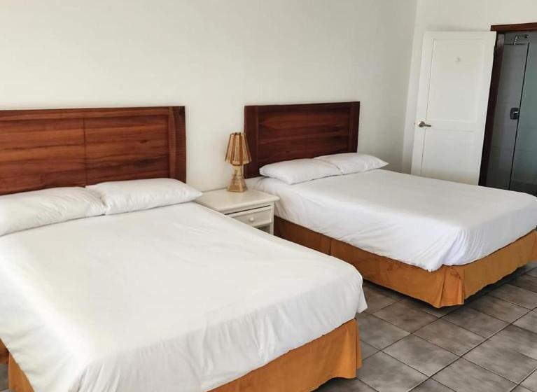 اتاق استاندارد با چشم‌انداز استخر, La Piedra