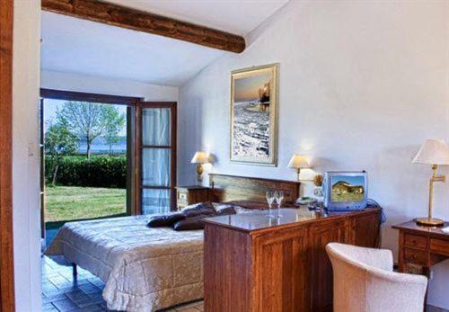 اتاق استاندارد سه نفره, Le Macerine