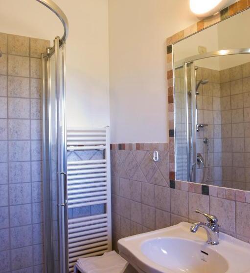 اتاق استاندارد سه نفره, Le Macerine