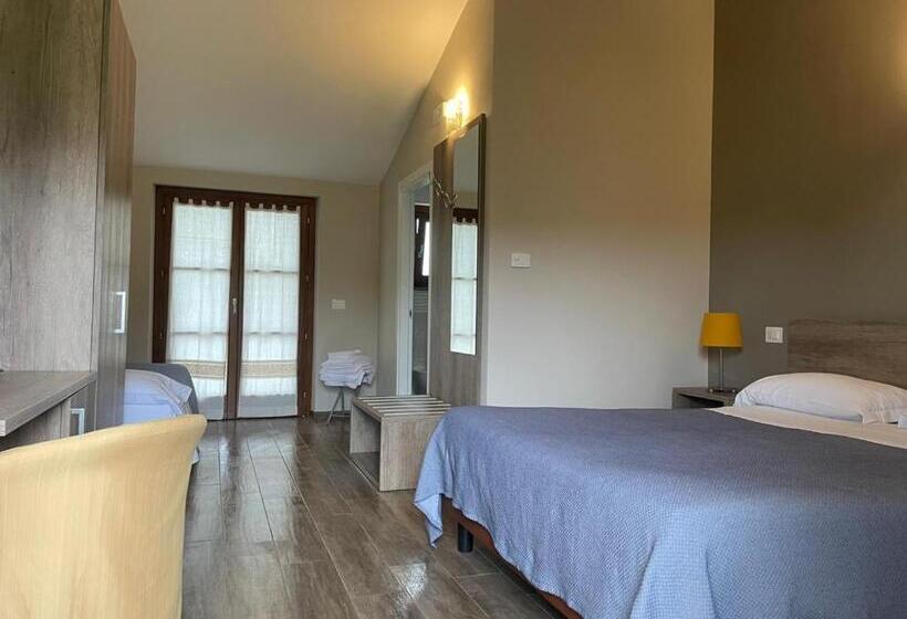 اتاق استاندارد سه نفره, Le Macerine