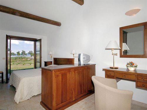 اتاق استاندارد سه نفره, Le Macerine