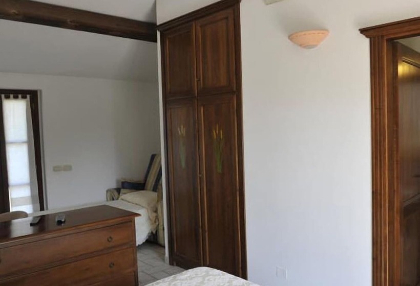 اتاق استاندارد سه نفره, Le Macerine