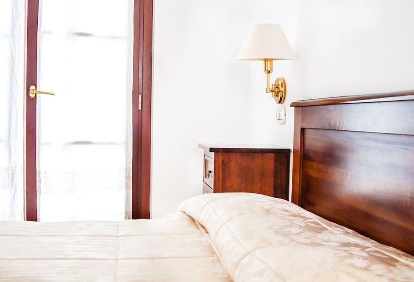 اتاق استاندارد چهار تخته, Le Macerine