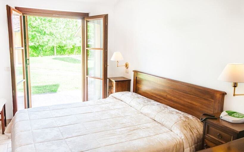 اتاق استاندارد چهار تخته, Le Macerine