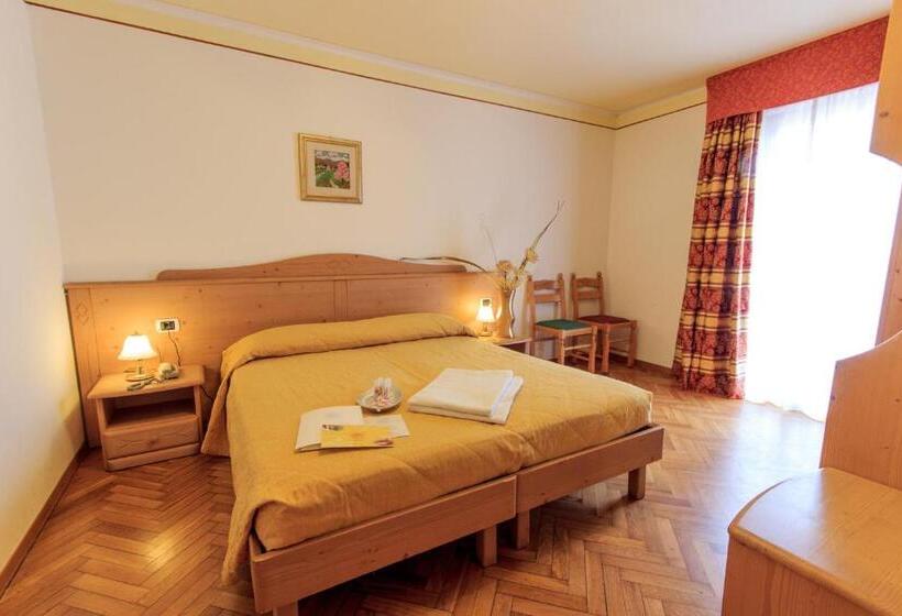 חדר סופריור, Majorka