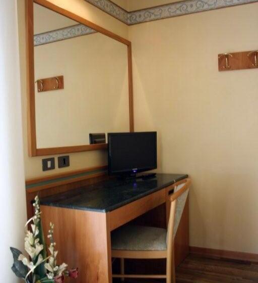 Dört Kişilik Standart Oda, Marina Bay