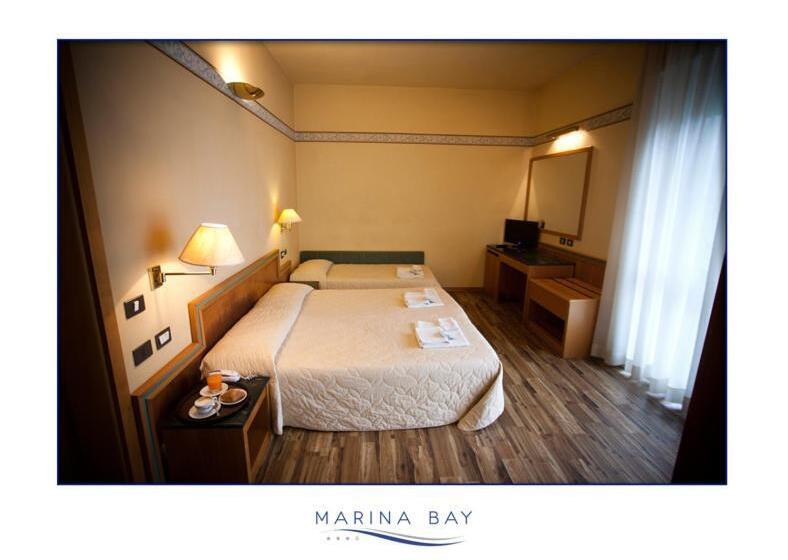 Dört Kişilik Standart Oda, Marina Bay