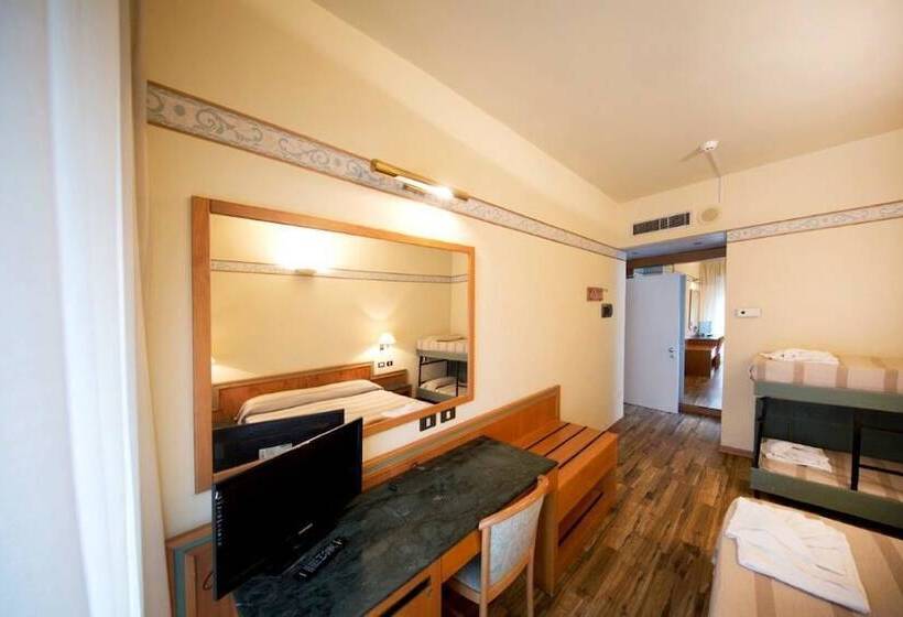 Dört Kişilik Standart Oda, Marina Bay