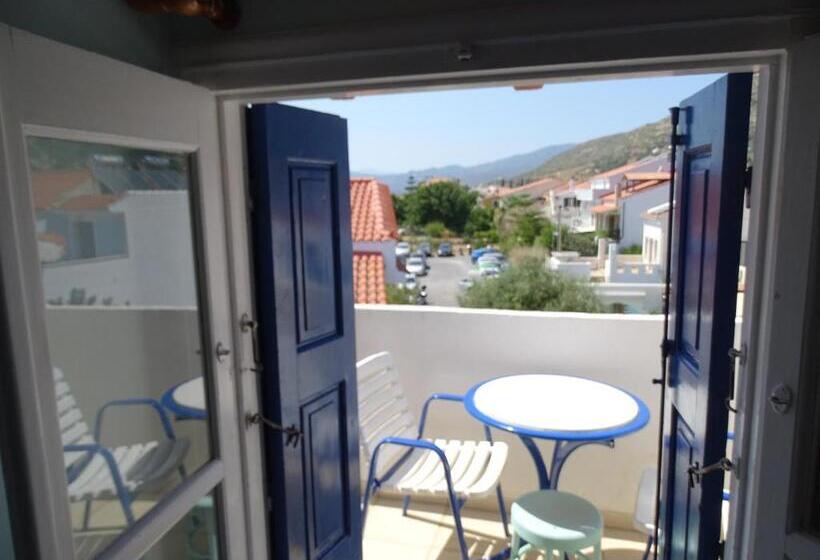 Escritório Estándar, Mariona