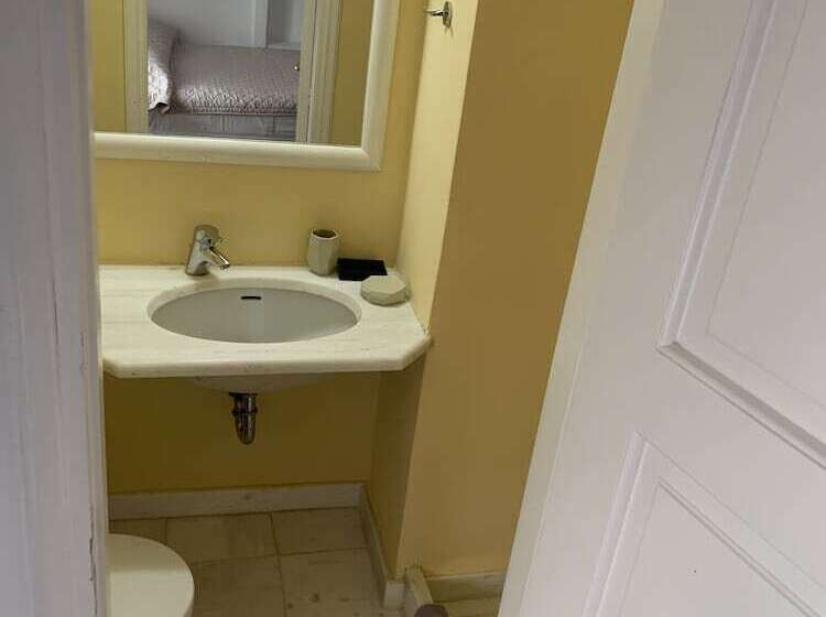 庭の見えるスタンダードトリプルルーム, Miranda