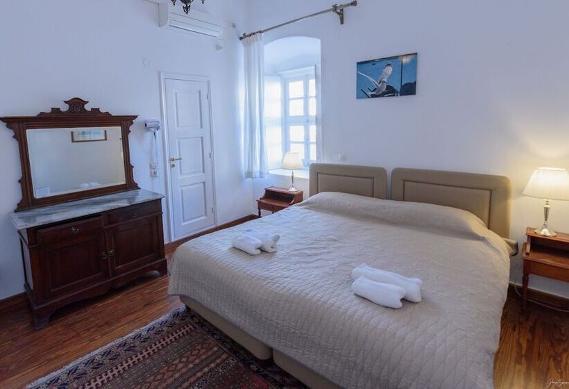 庭の見えるスタンダードトリプルルーム, Miranda