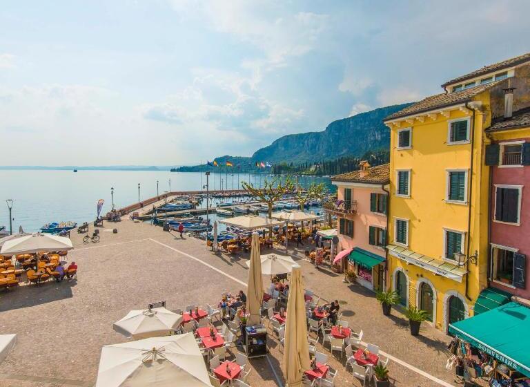 발코니 수피리어 룸, Remat