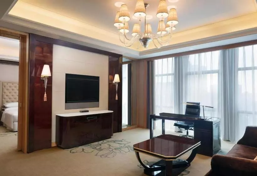 キングサイズベッドのデラックススイート, Sheraton Changzhou Xinbei