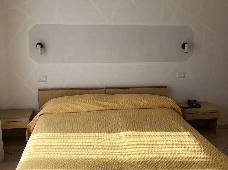 غرفة قياسية, Solidago