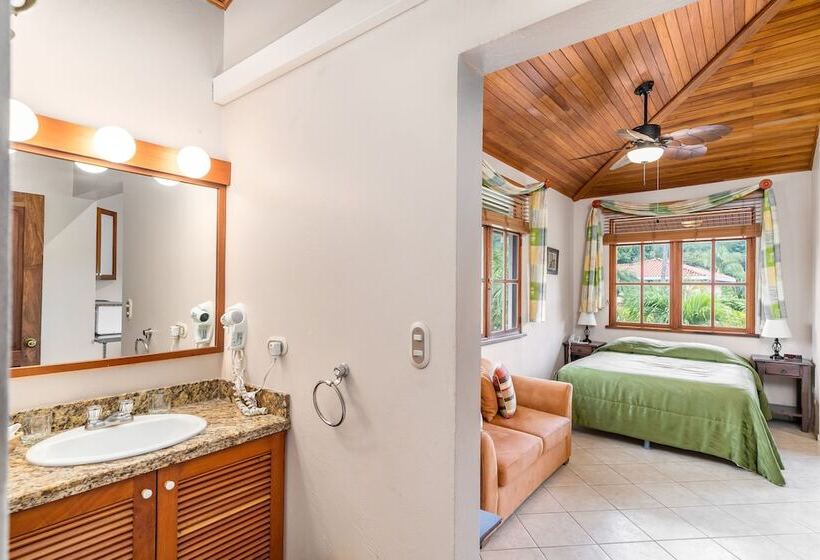 جناح جونيور, Villa Del Sueno