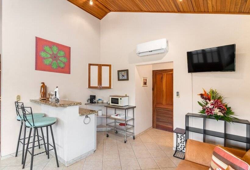 جناح جونيور, Villa Del Sueno