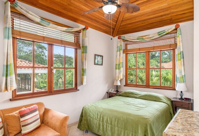 جناح جونيور, Villa Del Sueno