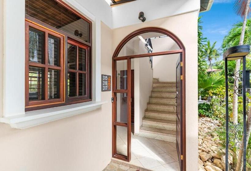 جناح جونيور, Villa Del Sueno