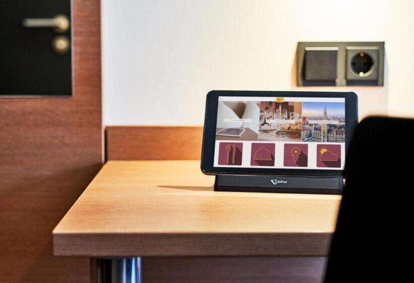 اتاق استاندارد سه نفره, Mcdreams Hotel München Messe