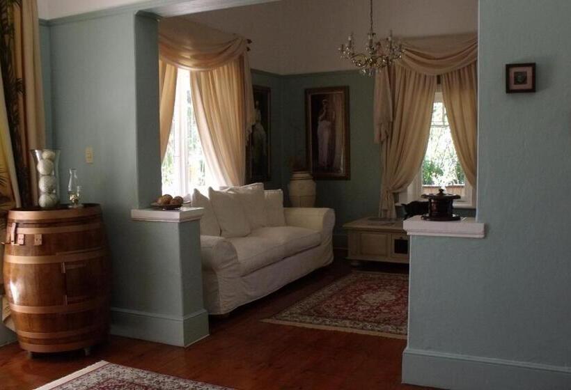 Quarto Estandar, Bisibee Guest House