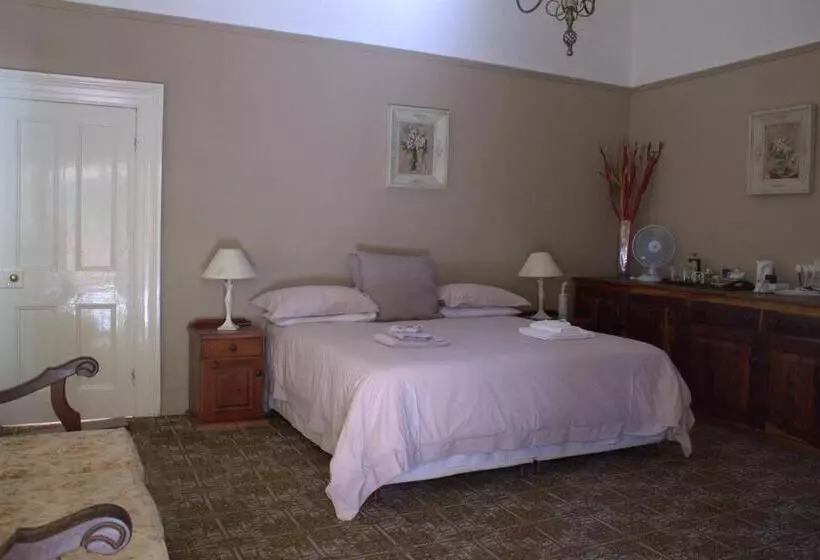 キングサイズベッドのスタンダードルーム, Bisibee Guest House