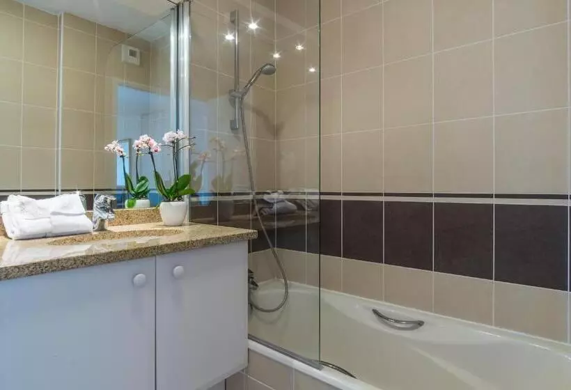 آپارتمان 1 خوابه با چشم‌انداز استخر, Nemea Appart Hotel Le Lido Cagnes Sur Mer