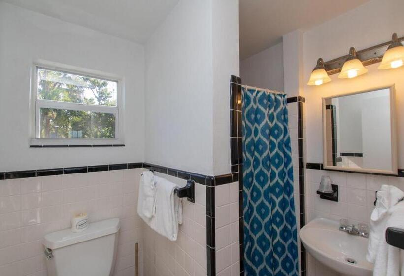 Suite, Sunset Cove Beach Resort