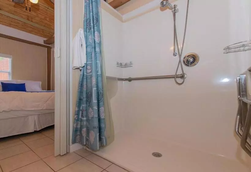 Sviitti Liikuntarajoitteisille, Sunset Cove Beach Resort