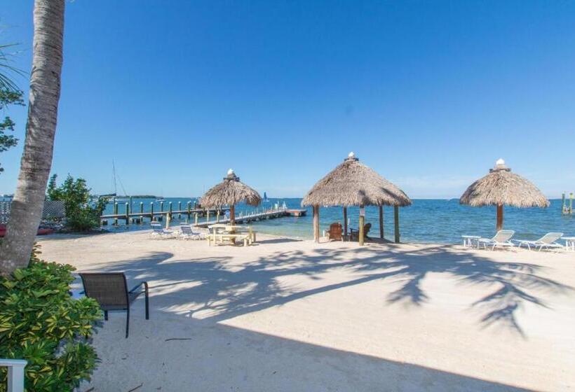 Люкс, Sunset Cove Beach Resort