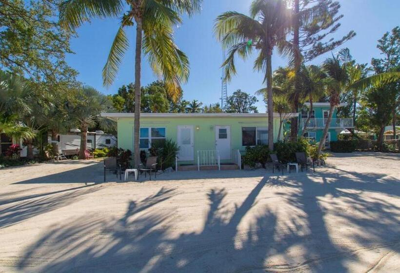 Suite, Sunset Cove Beach Resort