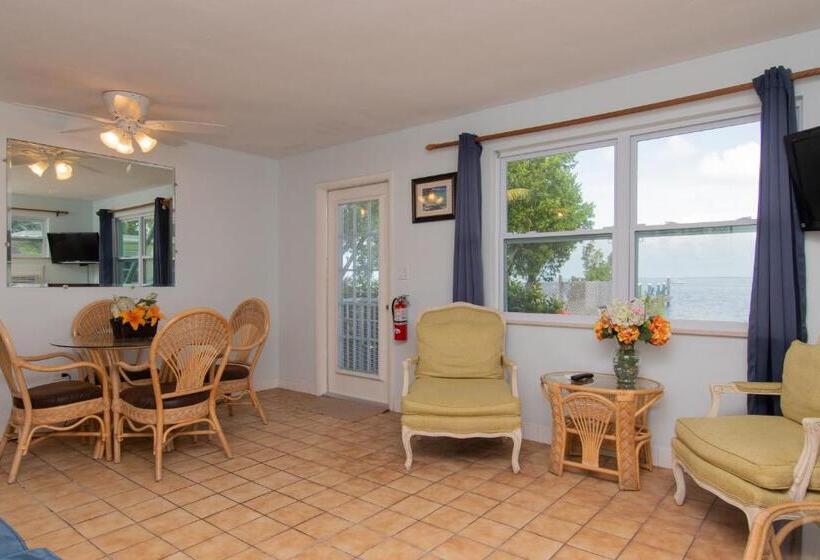 Suite, Sunset Cove Beach Resort