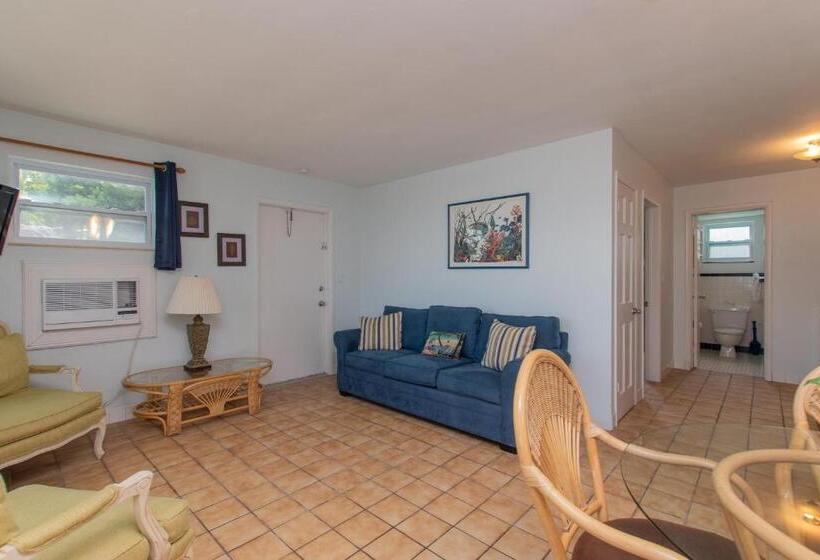 Suite, Sunset Cove Beach Resort