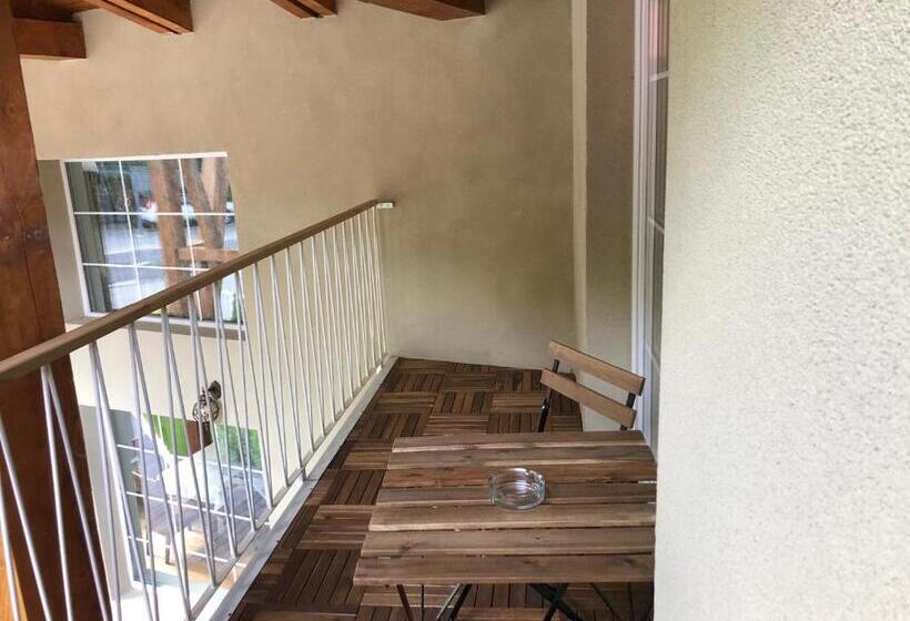 סוויטה משפחתית, Pensiunea Sugag